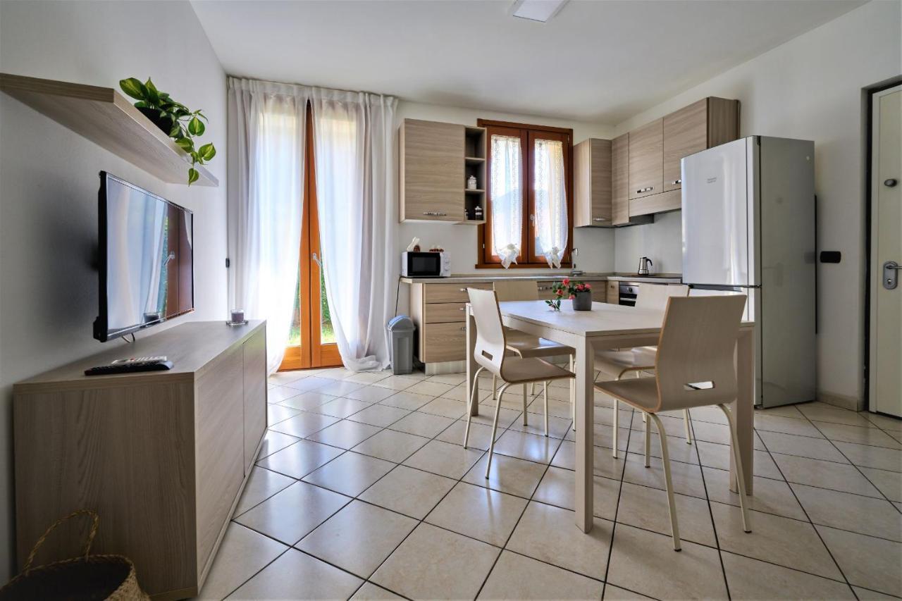 La Casa Dei Tigli - Bilocale Con Taverna E Giardino Apartman Gorgonzola Kültér fotó