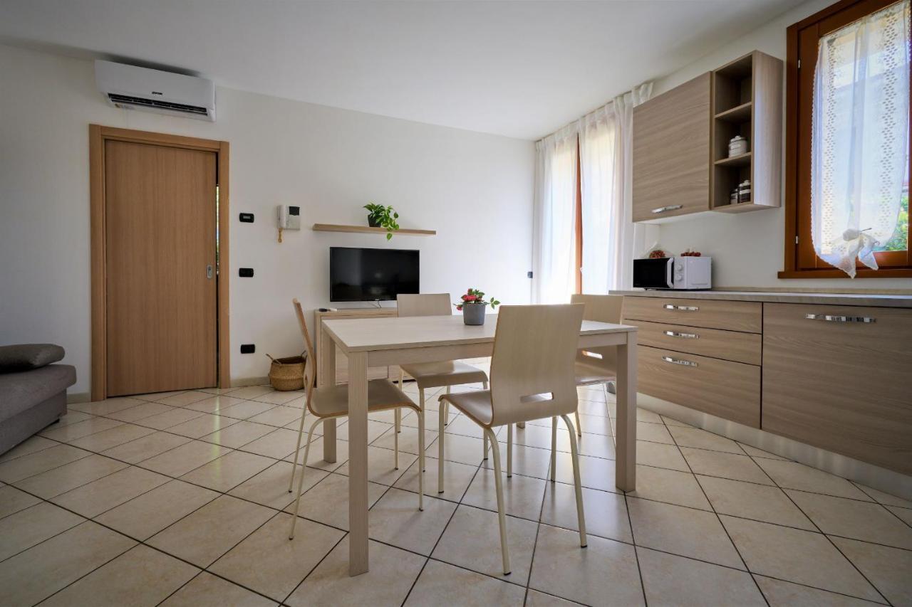 La Casa Dei Tigli - Bilocale Con Taverna E Giardino Apartman Gorgonzola Kültér fotó